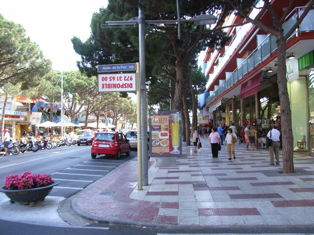 platja d'aro shopping main street